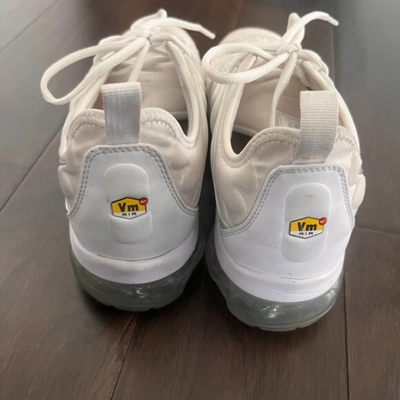 Nike Air VaporMax Plus sneaker shoes - Picture 8 of 9